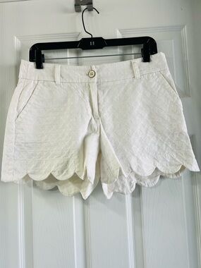 crown & ivy Cotton White Scallop-Hem High-Waist Shorts